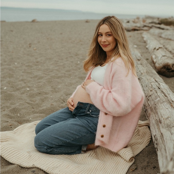 Hi, I’m Lexi! 💗 - Picture 3 of 4